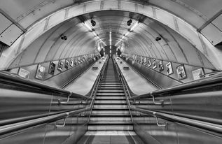 巴菲特的老师：那些改变股神命运的人与课