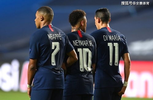 大巴黎全队庆祝晋级决赛瞬间