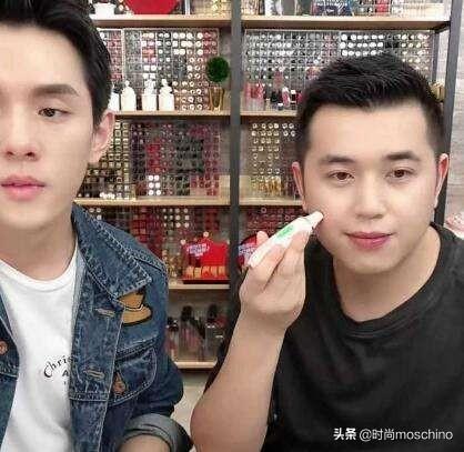 李佳琦回应妈妈带货：她正是拼的年纪，新直播间瞄准爸妈赛道吸粉10万