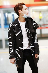 张艺兴身穿潮流服装手持茅台文创产品<p>值得一提的是，茅台集团2024年营收达1871.9亿元，同比增长13.3%，利润总额也突破千亿大关。此次代言合作也被视为品牌战略转型的重要一步。</p><h3>结语</h3><p>从理想汽车的薪酬争议到公积金利率下调，再到茅台文旅牵手张艺兴，这些看似独立的事件背后，其实都反映了当前中国经济与消费市场的深刻变化。</p><p>无论是新能源汽车的激烈竞争，还是房地产政策的持续松绑，亦或是传统品牌的年轻化转型，都在悄然重塑我们的生活方式。</p><p>你对以上哪一事件最感兴趣？欢迎在评论区留下你的看法！</p>                        </p>
                        <!-- E 正文 -->
                    </div>

                    <!-- S 付费阅读 -->
<!-- E 付费阅读 -->


                    <!-- S 点赞 -->
<div class=