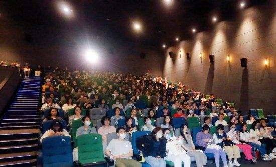 比五一档&ldquo;倒退十年&rdquo;更可怕的，是年轻人正在抛弃电影？