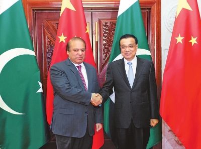 巴总理拍桌怒怼：我们有实力，还有核武器！