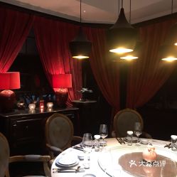 一间温馨的私房菜馆内部环境<p>他的梦想并不宏大，但却真实而坚定。</p><br>