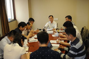 中央巡视组工作人员正在查阅资料