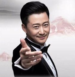 75岁董事长赤膊代言宣传照