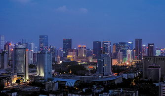中国城市夜景象征经济繁荣与希望