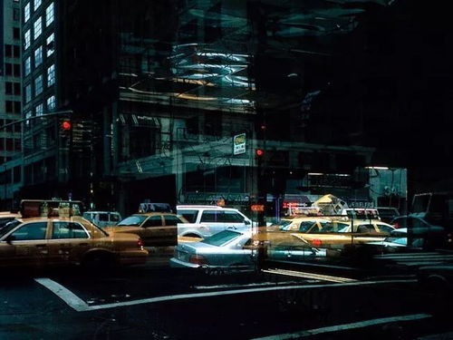 高楼大厦与阴影交错