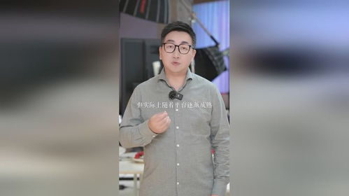 抖音博主于文亮穿着朴素走在街头