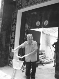 赵作海蒙冤入狱后的生活照片