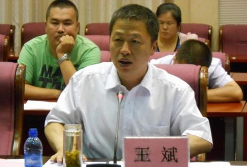 江苏省人社厅厅长王斌新闻画面