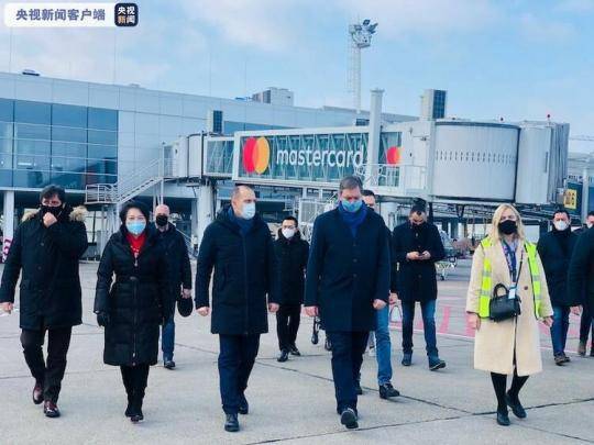 武契奇莫斯科之行：承诺背后的勇气与历史担当