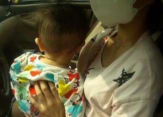 00后无手女子顺利产女：爱与勇气的奇迹之路