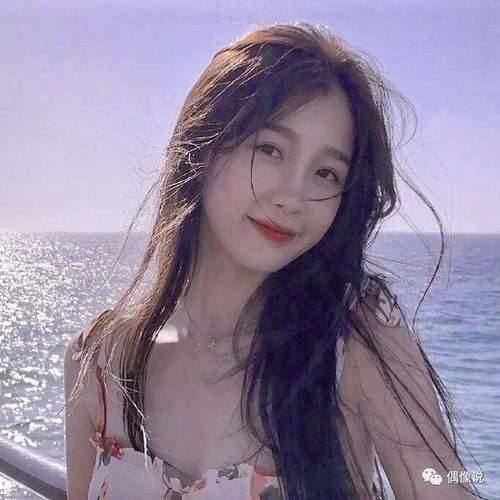 虞书欣在中餐厅后台准备食材