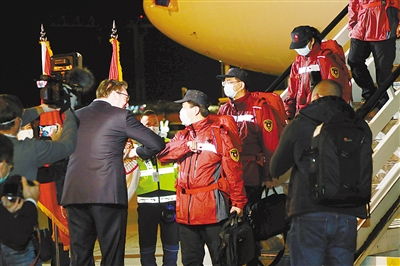 武契奇在贝尔格莱德接受医疗检查