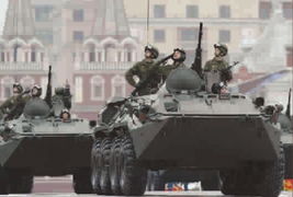 红场阅兵式上的俄军装甲车队列