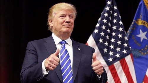 特朗普与外交顾问开会