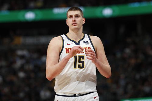 约基奇在比赛中霸气扣篮