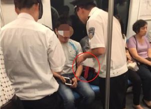 地铁怪异行为引发恐慌，真相背后竟藏炒作剧本？