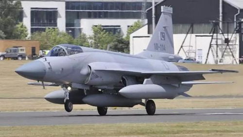 枭龙战机与S400雷达系统对比图