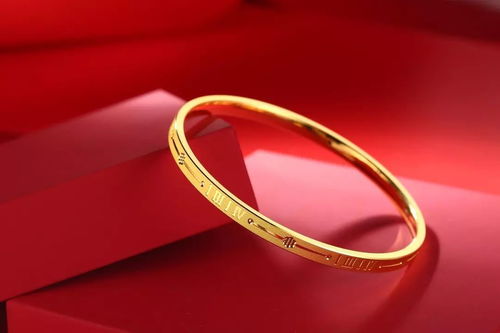 金手镯剪开流出液体，我亲眼见证‘注水黄金’的离谱真相