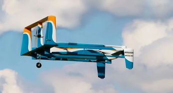 无人机群飞行规划员在操作多架无人机执行任务