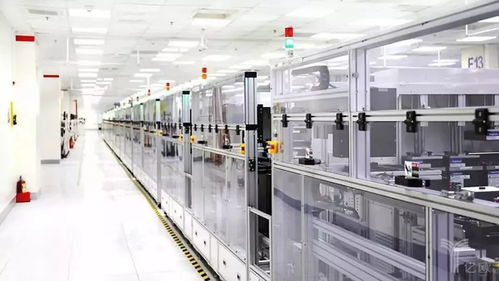 一家智能制造工厂内的自动化生产线