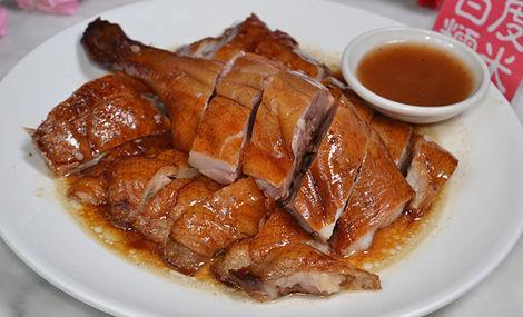 广东烧鹅热气腾腾