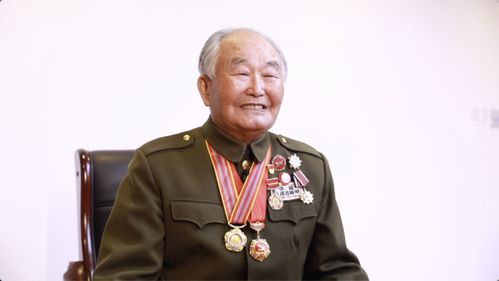 黄继光母亲邓芳芝照片