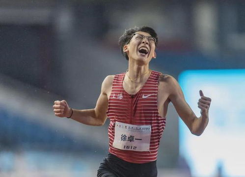 13秒23！“眼镜飞人”徐卓一破纪录夺冠，达标东京世锦赛