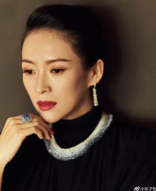 她首先是她自己，才是妈妈：当代女性身份的觉醒与挣扎