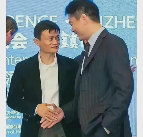 刘强东街头微笑挥手<p>你如何看待这场“二维码T恤”事件？欢迎在评论区留言交流。</p>                        </p>
                        <!-- E 正文 -->
                    </div>

                    <!-- S 付费阅读 -->
<!-- E 付费阅读 -->


                    <!-- S 点赞 -->
<div class=