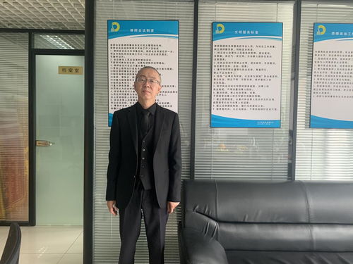 律师在法庭上发言