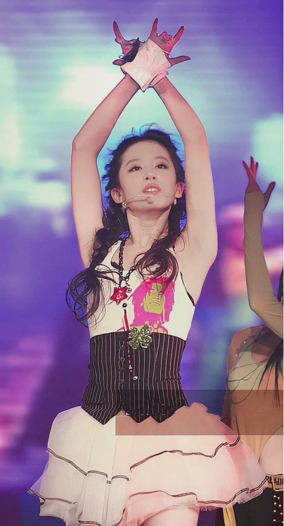 刘亦菲这段话说出了妈妈的心声：温柔背后的坚强与爱