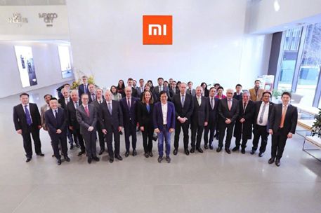 卢拉在中国科技园区参观并点赞