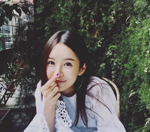 陈赫回应给二婚妻子打码：八年婚姻背后的隐忍与争议