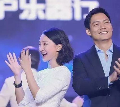 周迅与男友高圣远低调现身餐厅