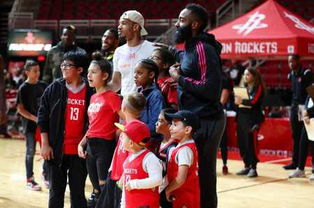 WBG队员夕阳下合影留念