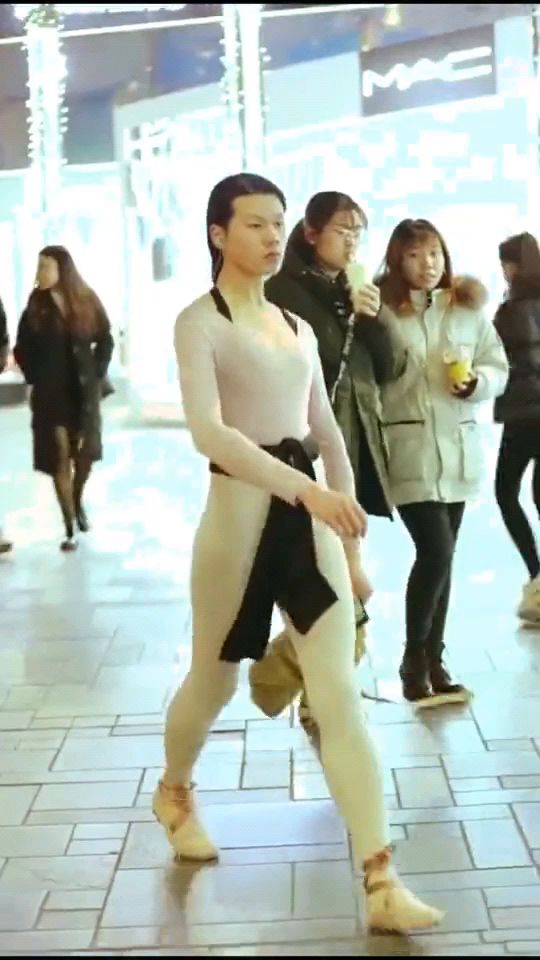 现代女性自信图