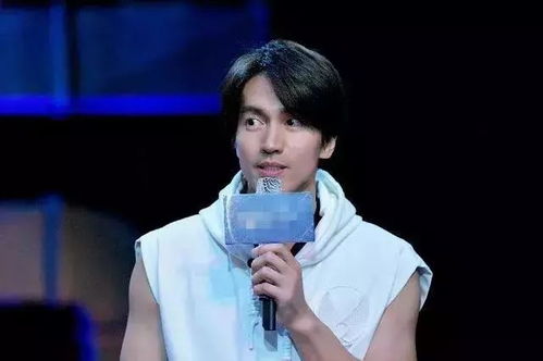 F4成员多年后重聚<p>中山大学社会心理学教授李伟曾指出：“这代艺人成长于行业最辉煌的时代，也经历了市场的剧烈变化。懂得调整节奏、寻找生活平衡的人，往往能走得更远。”</p><p>如今再看《流星花园》，我们看到的不只是青春的记忆，更是一代人共同走过的岁月痕迹。</p>                        </p>
                        <!-- E 正文 -->
                    </div>

                    <!-- S 付费阅读 -->
<!-- E 付费阅读 -->


                    <!-- S 点赞 -->
<div class=