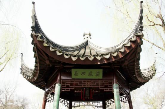 苏州拙政园古亭建筑