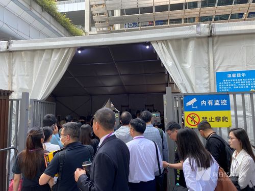 广交会现场热闹场景图片