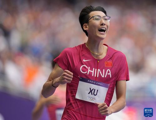 徐卓一赛后庆祝胜利