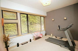 冥想教室内布置简洁充满自然元素