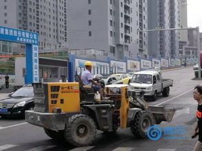 骑手在路边短暂休息