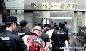 无锡警方摧毁黑产链条现场图