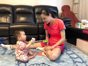 吴敏霞与女儿互动跳水