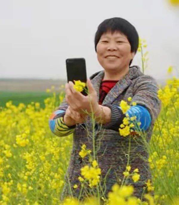 韩仕梅：从田间到诗坛，一个农民的诗意人生