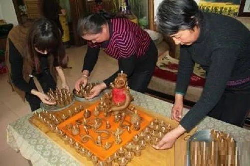 民间故事｜猴子红屁股的秘密，原来和一个傻姑娘有关？