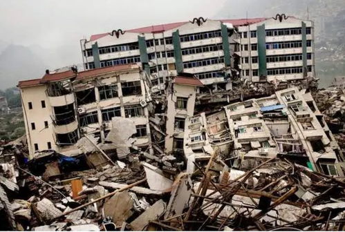 汶川地震废墟中救援现场