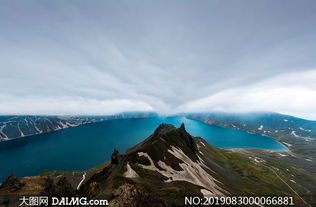 夏天的雨：一场属于记忆与情绪的洗礼